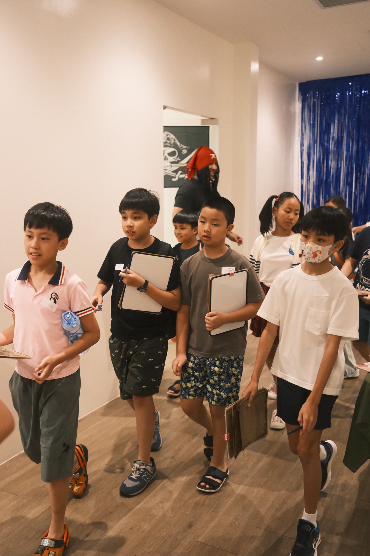 Collaborative learning between students during Escape Room event at The Learning Lab