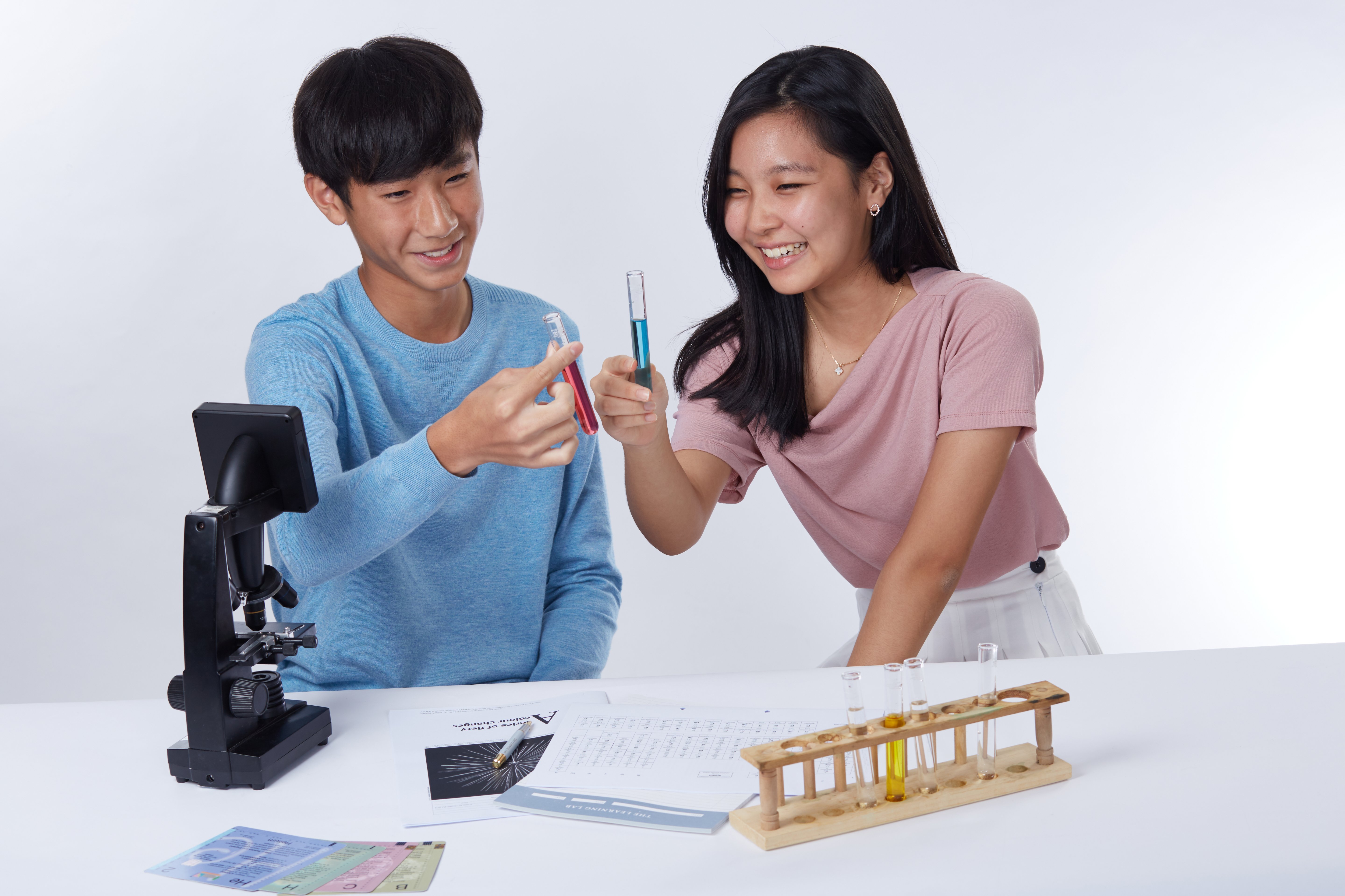 Secondary School students at The Learning Lab doing science experiments